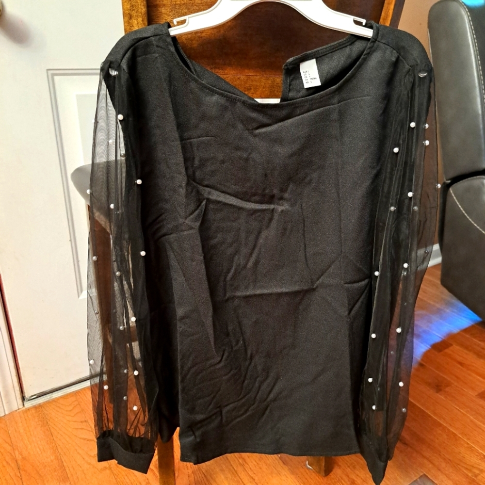 Black sheer long-sleeved